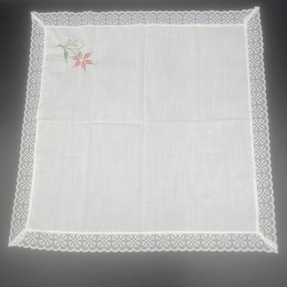 VTG Homemade White Cotton Napkins W/ Red & Green Flower & Lace Edge 16.5” -4 PC - Picture 10 of 10
